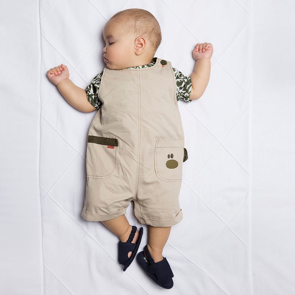 Jardineira Bebê Menino Safari Areia