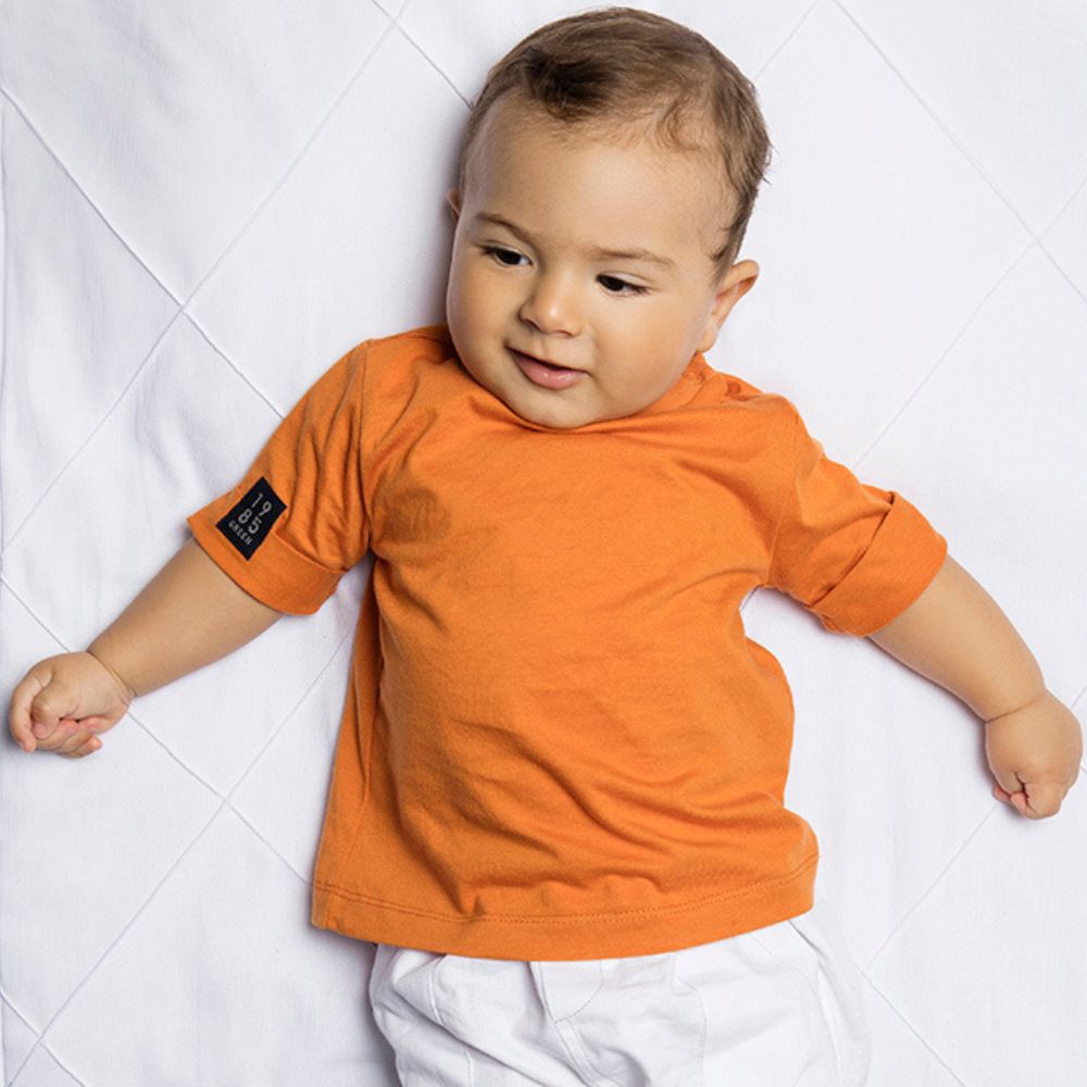 Camiseta Bebê Menino 1985 Laranja